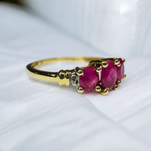 Load image into Gallery viewer, 10k Gold Diamond & Ruby Ring Sz 7 Earth Mined 2/3 Carat T.W. Oval Three Stone