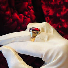 Load image into Gallery viewer, Antique Georgian 10k Yellow Gold 3carat Carnelian Cabochon Ring Size 8 5.4g