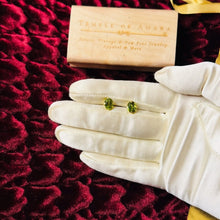 Load image into Gallery viewer, 18k Gold Natural Peridot Earrings 2.5CTTW Stud Earrings Solid 750 Gold 1.3g