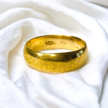 Load image into Gallery viewer, Antique 18k Gold Wedding Band Size 9.25 Hand Forged Rustic Wedding Ring For Him