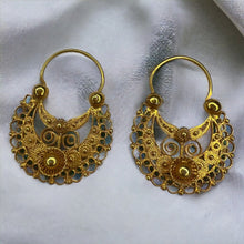 Load image into Gallery viewer, Antique 10k Gold Hoop Earrings Filigree Creole Gypsy French Wire Victorian 4.6g