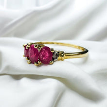 Load image into Gallery viewer, 10k Gold Diamond & Ruby Ring Sz 7 Earth Mined 2/3 Carat T.W. Oval Three Stone