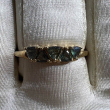 Load image into Gallery viewer, 10k Yellow Gold .45ct Natural Alexandrite Ring Size 9.5 Trillion Cut 1.64g