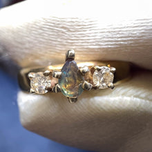 Load image into Gallery viewer, 14k Yellow Gold .15ct Natural Alexandrite & Diamond Ring Size 4.25 Wedding Ring