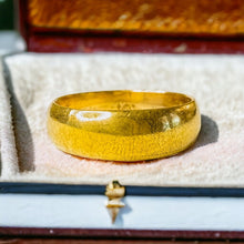 Load image into Gallery viewer, Antique 18k Gold Wedding Band Size 9.25 Hand Forged Rustic Wedding Ring For Him