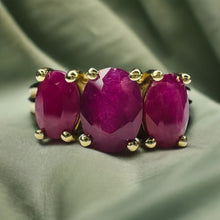 Load image into Gallery viewer, 10k Gold Natural Ruby Ring Sz 7 Earth Mined 1&1/2 CT T.W. Oval Three Stone 2.2g