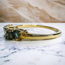 Load image into Gallery viewer, 10k Yellow Gold .45ct Natural Alexandrite Ring Size 9.5 Trillion Cut 1.64g