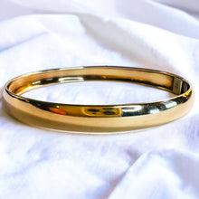 Load image into Gallery viewer, 10k Yellow Gold Bangle 7.3mm Bracelet 7" Bypass Flex Bangle 5g Christmas Gift