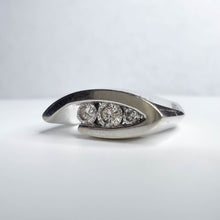 Load image into Gallery viewer, 14k White Gold 1/3ct 3 Stone Diamond Ring Size 6.75 Vintage Engagement Ring 5.9g