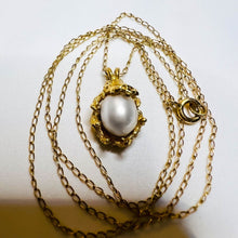 Load image into Gallery viewer, 14k Yellow Gold Antique Brutalist Pearl Necklace 18" Free Form Baroque Pearl 2g