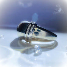 Load image into Gallery viewer, 10k White Gold Ring Size 7 Shrimp Ring Modern Brushed Gold Dinner Ring 2.5g