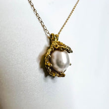 Load image into Gallery viewer, 14k Yellow Gold Antique Brutalist Pearl Necklace 18" Free Form Baroque Pearl 2g