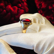 Load image into Gallery viewer, Antique Georgian 10k Yellow Gold 3carat Carnelian Cabochon Ring Size 8 5.4g
