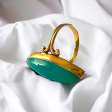 Load image into Gallery viewer, REAL 10k Yellow Gold ANTIQUE Green Agate Ring Sz 6 Victorian Era Long Navette Chrysoprase
